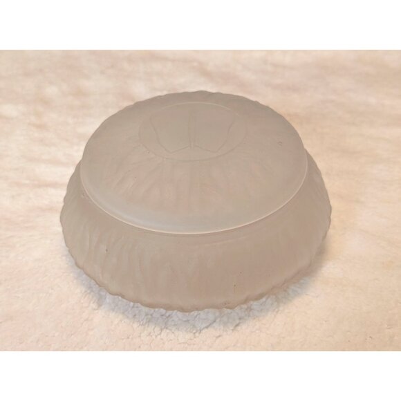 Vintage L E Smith Frosted Satin Glass Vanity Powder Jar Butterfly Lid - Picture 1 of 9